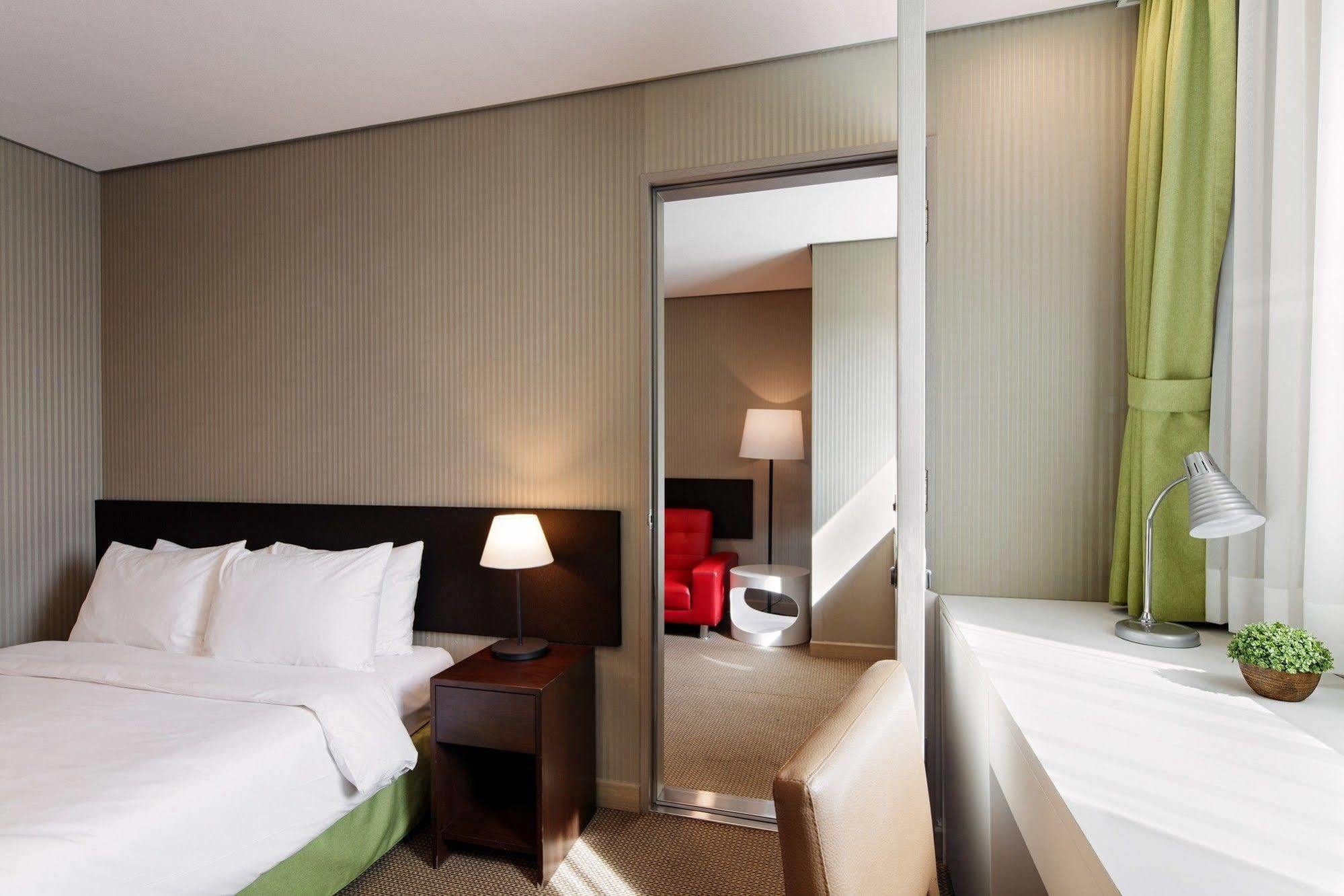 Ramada Encore By Wyndham Seoul Dongdaemun Bagian luar foto